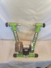 Kurt Kinetic Macchina da Strada Resistenza Fluida Ciclismo Bici Trainer Verde T-699C