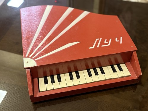 Pianoforte vintage per bambini