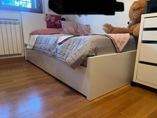 Coppia Di Letti Singoli Con Cassetti Inclusi