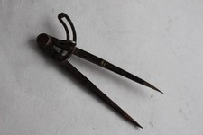 Vecchia bussola a settore