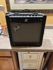 AMPLIFICATORE FENDER MUSTANG 1