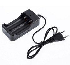 CARICATORE DA MURO CARICABATTERIE A 2 SLOT PER 18650 RICARICABILI PRESA ITALIANA