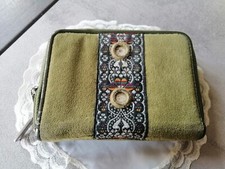 Portafoglio da donna verde militare firmato "Gattinoni".