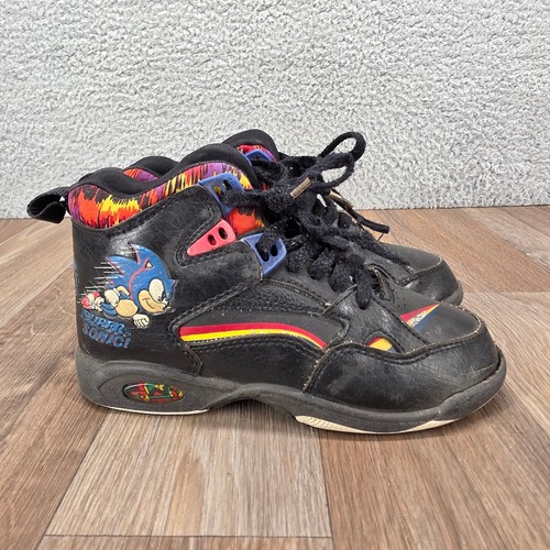 Scarpe sneakers medie vintage