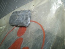 TASSELLO IN GOMMA BATTUTA MENSOLA POSTERIORE  INNOCENTI VARI MODELLI ANNI 80