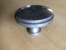 Pomello Vintage Tondo Piatto Alluminio lucido Con Perno Per Mobile O Porta