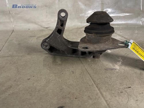 Supporto cambio lancia 840 - supporto, y