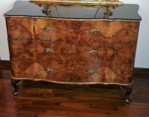 Comò stile chippendale anni