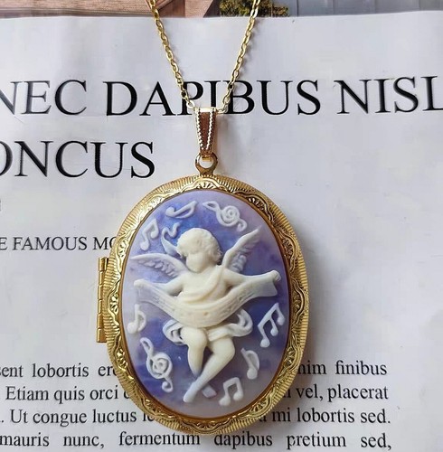 Collana medaglione ritratto