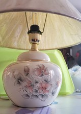 Lampada Da Tavolo Vintage Di Porcellana 