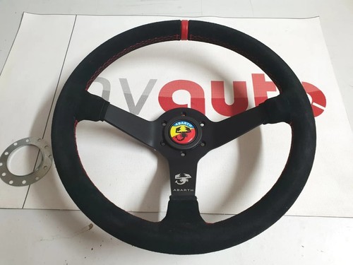 Volante sportivo scamosciato
