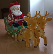 Babbo Natale Animato E Musicale Con Renne