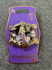 Spilla LE Parchi Disney 2025 Raperonzolo aggrovigliato 15° anniversario