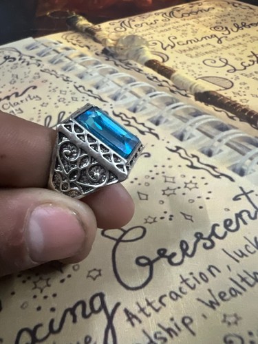 Anello speciale realizzato - , in