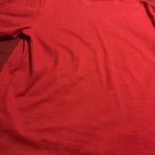 Nuovo senza etichette. T-shirt