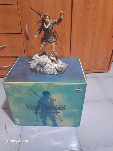 Square enix tomb raider - tomb, lara