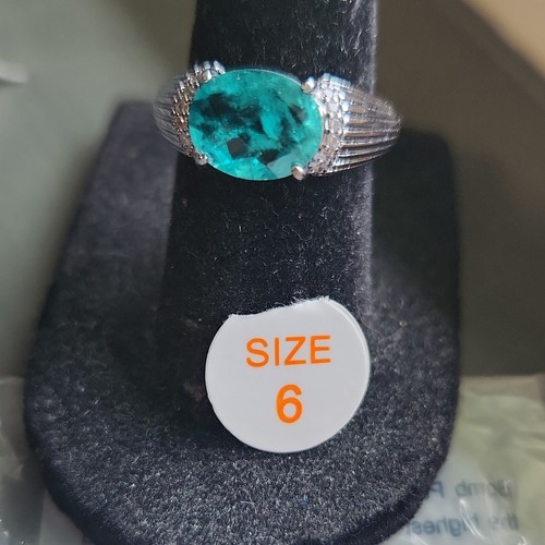 Anello solitario smeraldo
