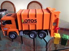 CAMION NETTEZZA URBANA CON ACCESSORI - BRUDER 1/16