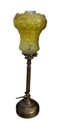 Antico lume petrolio in - a,