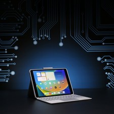 Apple iPad Air (3. Generazione) // 64 GB // WiFi + Logitech Combo Touch