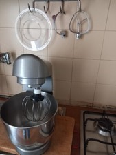 IMPASTATRICE  CON TRE ACCESSORI  +  COPERCHIO  COME  NUOVA