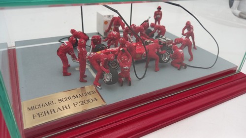 Dead462 diorama ferrari f2004 - diorama,