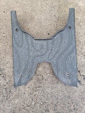 PEDANA CENTRALE POGGIAPIEDI PER APRILIA SCARABEO 2T 4T 50 100 2010 - 2018