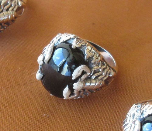 Ring skorpione halten - Ω,