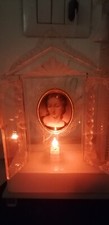 Carillon In Lucite/bakelite, Con Madonna Del Cardellino, Anni 50