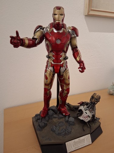 Hot toys iron man mark43 - man,