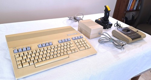 Commodore cbm 128 c128 - commodore,