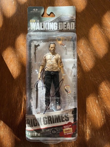 Figurina autografata twd - figurina,