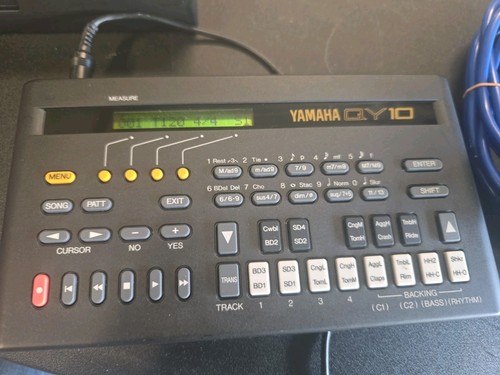Yamaha qy10 mobile sequencer - yamaha,