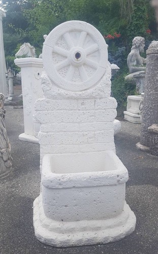 Fontana colonna giardino - a,