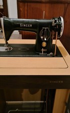 Macchina da cucire Singer d'epoca con mobile contenitore