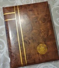 ALBUM PIENO DI FRANCOBOLLI