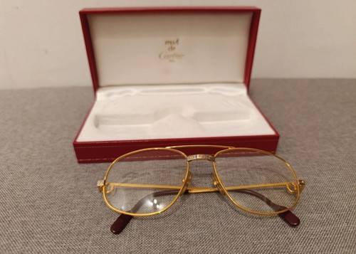 Occhiali dorati vintage con