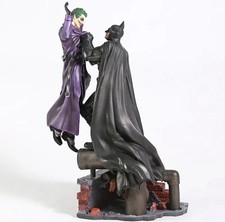 Statua Batman vs THE JOKER
