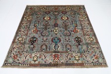 Tappeto grigio quadrato