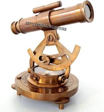 Antico telescopio in ottone