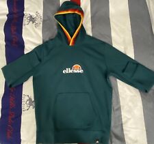 Felpa ellesse verde con richiami di rosso e giallo/arancione 