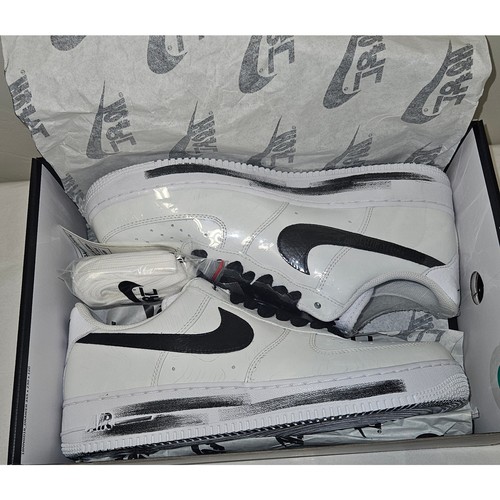 Nuove con etichette nike - nuove,