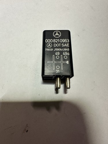 Mercedes benz w123 turn - mercedes,