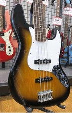 Basso SQUIER BY FENDER