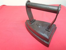 Vecchio ferro da stiro
