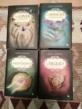 Lois Lowry - Serie THE GIVER - prime edizioni come da foto. Come nuovo