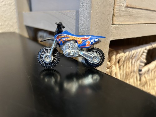 Hot wheels mainline race - hot,