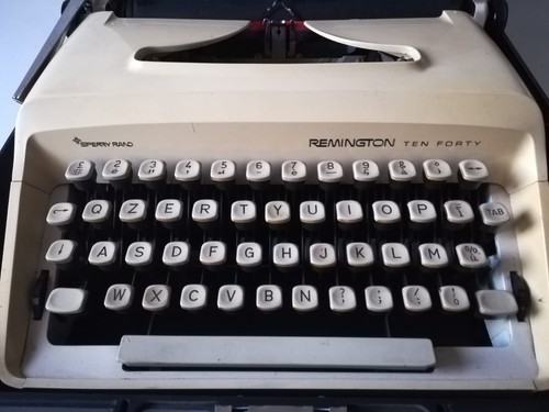 Macchina scrivere - da,