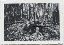 Z1576 Foto WH Soldato MG - Tiratore MG34 Mitragliatrice Elmetto Acciaio M18 Elmetto