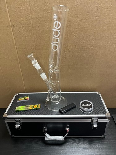 Dude lean back - -, bong